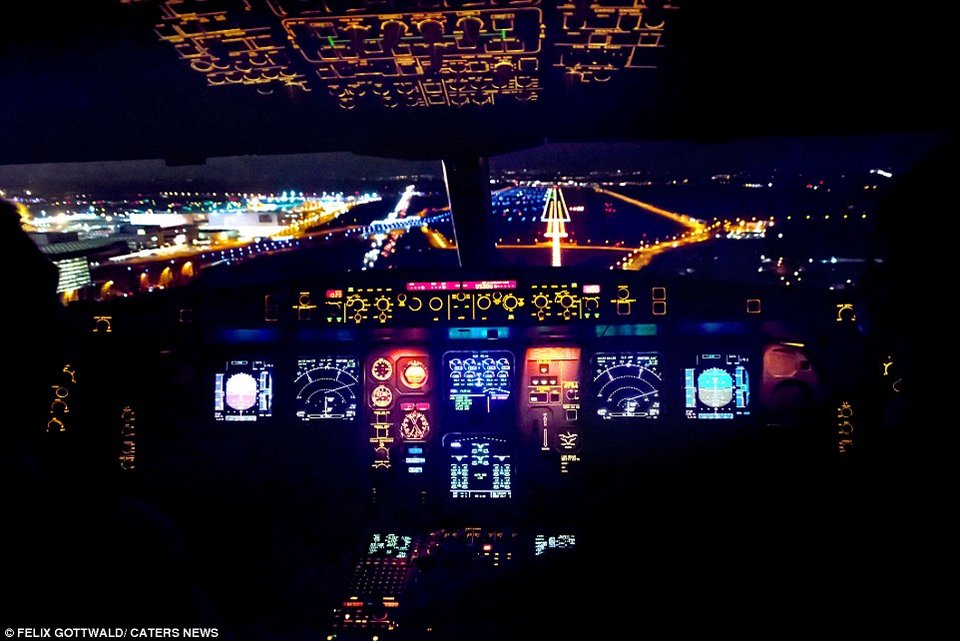 Με τα μάτια ενός πιλότου -Μέσα σε ένα κόκπιτ εν ώρα πτήσης [εικόνες] | iefimerida.gr 0