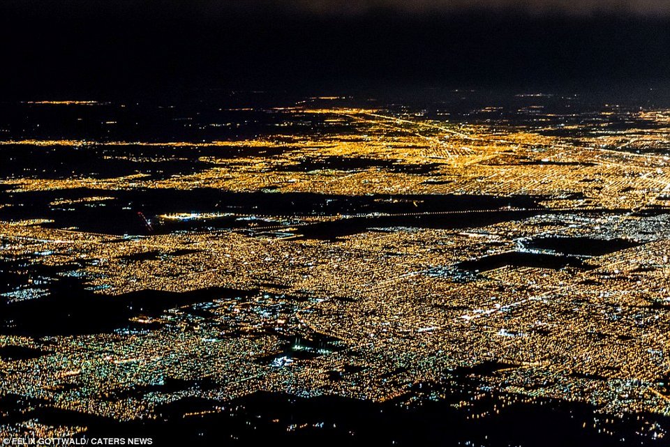 Με τα μάτια ενός πιλότου -Μέσα σε ένα κόκπιτ εν ώρα πτήσης [εικόνες] | iefimerida.gr 1