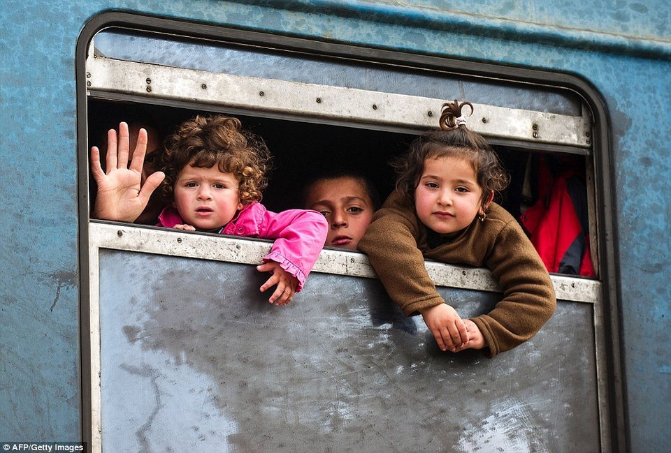 Τα Σκόπια σηκώνουν δεύτερο φράχτη στα σύνορα με την Ελλάδα μήκους 30 χλμ [εικόνες] | iefimerida.gr 6