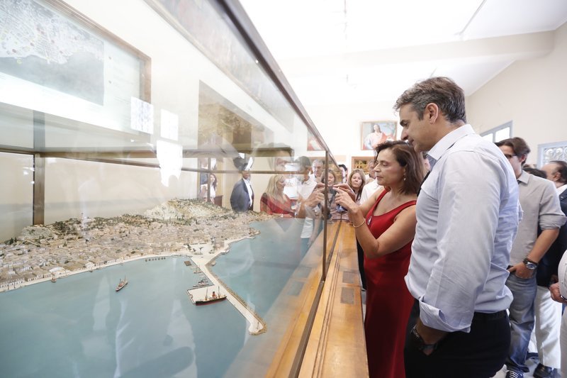 Στη Ζάκυνθο με άλλον αέρα ο Μητσοτάκης -Περιμένει δημοσκοπήσεις και ΔΕΘ | iefimerida.gr 13