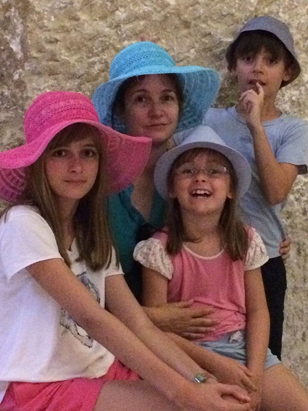 Μαγεμένη από το γαλάζιο των Παξών -Αρθρογράφος της Daily Mail παραληρεί για το νησί των Επτανήσων [εικόνες] | iefimerida.gr 8