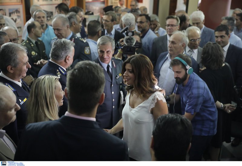 «Ζήτω η Μακεδονία» φώναξε με δάκρυα η Τσαρουχά -Εχασε τα λόγια της η Νοτοπούλου [βίντεο] | iefimerida.gr 6