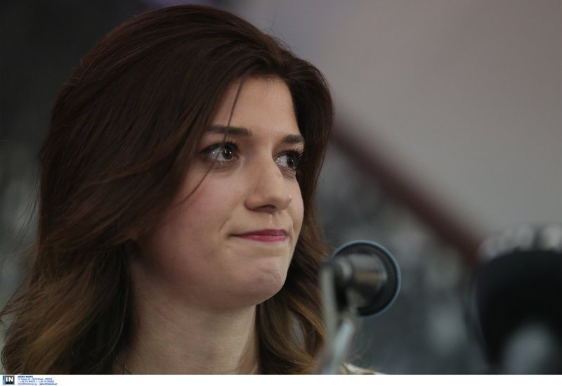 «Ζήτω η Μακεδονία» φώναξε με δάκρυα η Τσαρουχά -Εχασε τα λόγια της η Νοτοπούλου [βίντεο] | iefimerida.gr 2