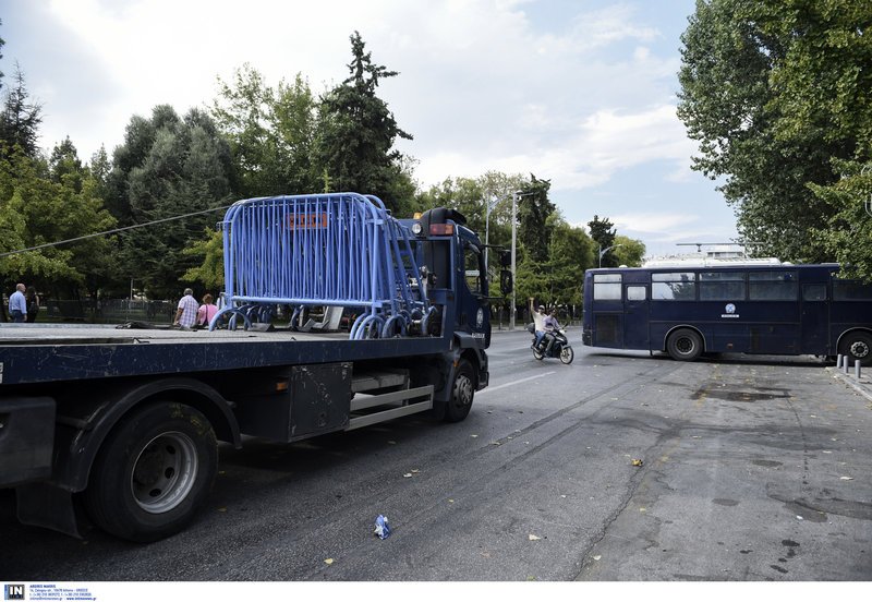 Συλλαλητήριο για τη Μακεδονία: Πλήθος κόσμου στον Λευκό Πύργο -«Φρούριο» η Θεσσαλονίκη [εικόνες & βίντεο] | iefimerida.gr 27