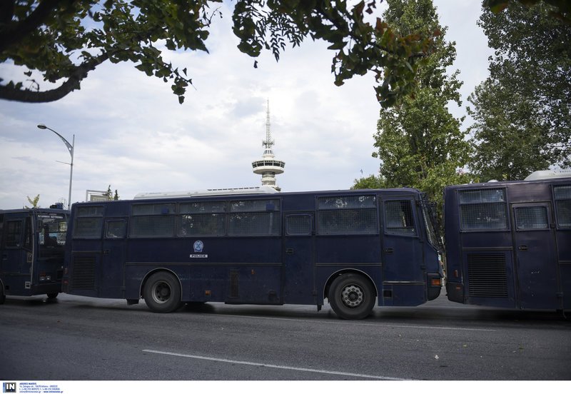 Συλλαλητήριο για τη Μακεδονία: Πλήθος κόσμου στον Λευκό Πύργο -«Φρούριο» η Θεσσαλονίκη [εικόνες & βίντεο] | iefimerida.gr 34