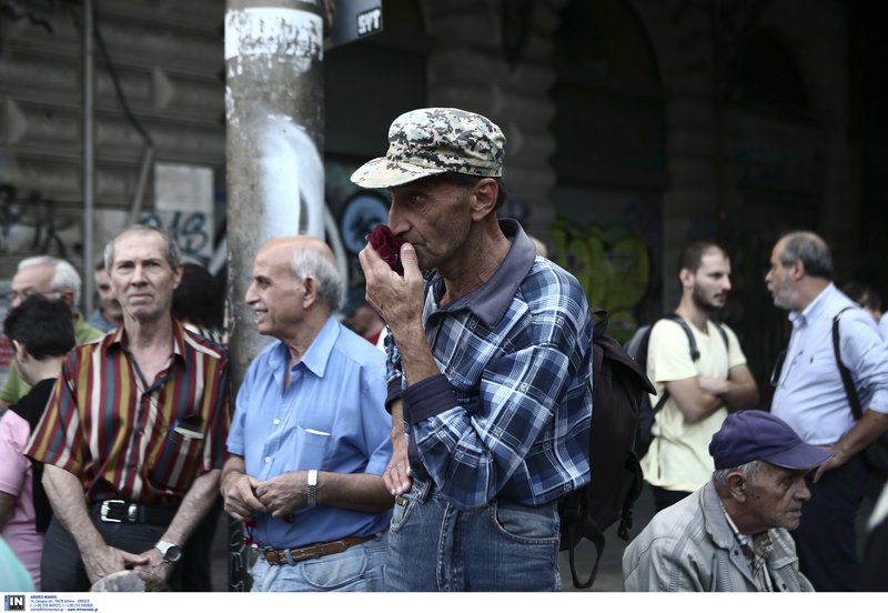 Πορεία του ΠΑΜΕ στη Βουλή κατά τις αντιλαϊκής πολιτικής της κυβέρνησης ΣΥΡΙΖΑ [εικόνες] | iefimerida.gr 7