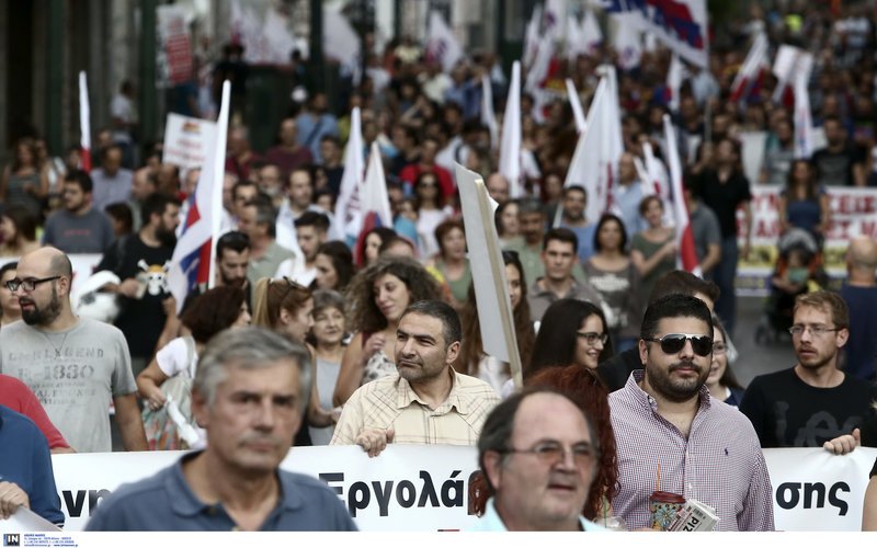 Πορεία του ΠΑΜΕ στη Βουλή κατά τις αντιλαϊκής πολιτικής της κυβέρνησης ΣΥΡΙΖΑ [εικόνες] | iefimerida.gr 6