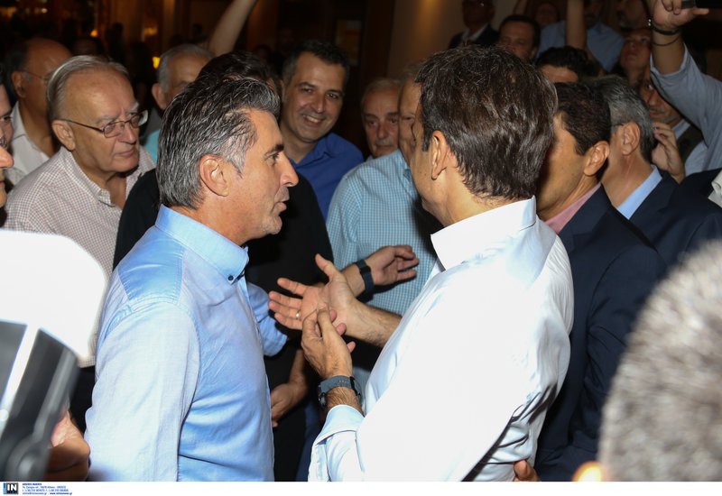 Θεσσαλονίκη: Η βόλτα του Μητσοτάκη στα στέκια νεολαίας -«Χωρίς ΜΑΤ» με selfies και χειραψίες [εικόνες & βίντεο] | iefimerida.gr 6