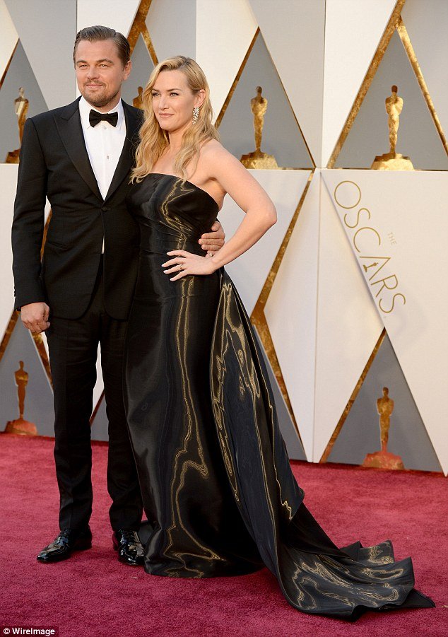 To reunion της Κέιτ Γουίνσλετ και του Λεονάρντο Ντι Κάπριο -Στα Οσκαρ, 20 χρόνια μετά τον «Τιτανικό» [εικόνες] | iefimerida.gr 0