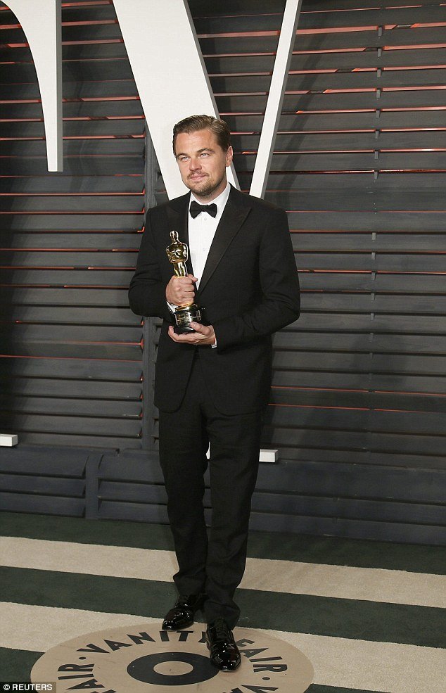 Με αυτή τη γυναίκα πάρταρε μετά τα Οσκαρ ο Ντι Κάπριο -Εκπληξη το νέο του κορίτσι [εικόνες] | iefimerida.gr 1