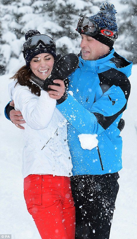 Πριγκιπική απόδραση στα χιόνια -Κέιτ, Γουίλιαμ, Τζορτζ και Σάρλοτ για σκι στις γαλλικές Αλπεις [εικόνες] | iefimerida.gr 2