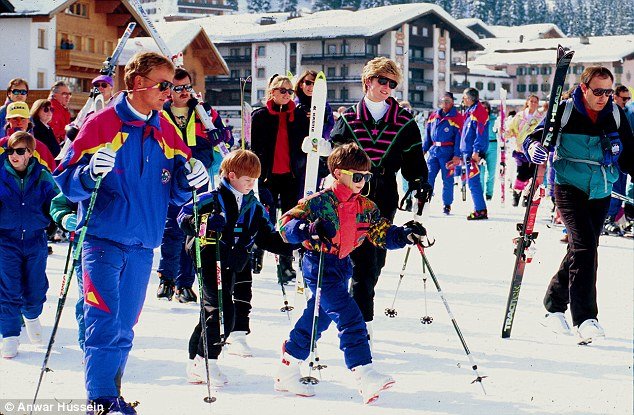 H Daily Mail κάνει με τα κρεμμυδάκια πρίγκιπα Γουίλιαμ & Κέιτ: «Χαλαρώστε λίγο...» [εικόνες] | iefimerida.gr 3