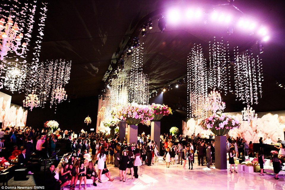 15 ετών, έκανε πάρτυ των 6 εκατ. ευρώ -Πατέρας ξόδεψε μια περιουσία για την κόρη του [εικόνες] | iefimerida.gr 6