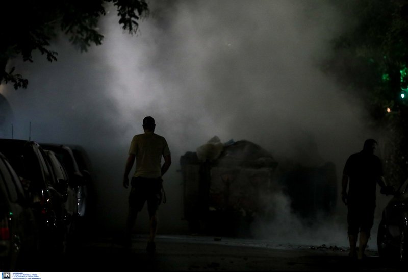 Επεισόδια στις πορείες για τον Φύσσα -Σοκ από τον σοβαρό τραυματισμό 19χρονης  [εικόνες & βίντεο] | iefimerida.gr 9