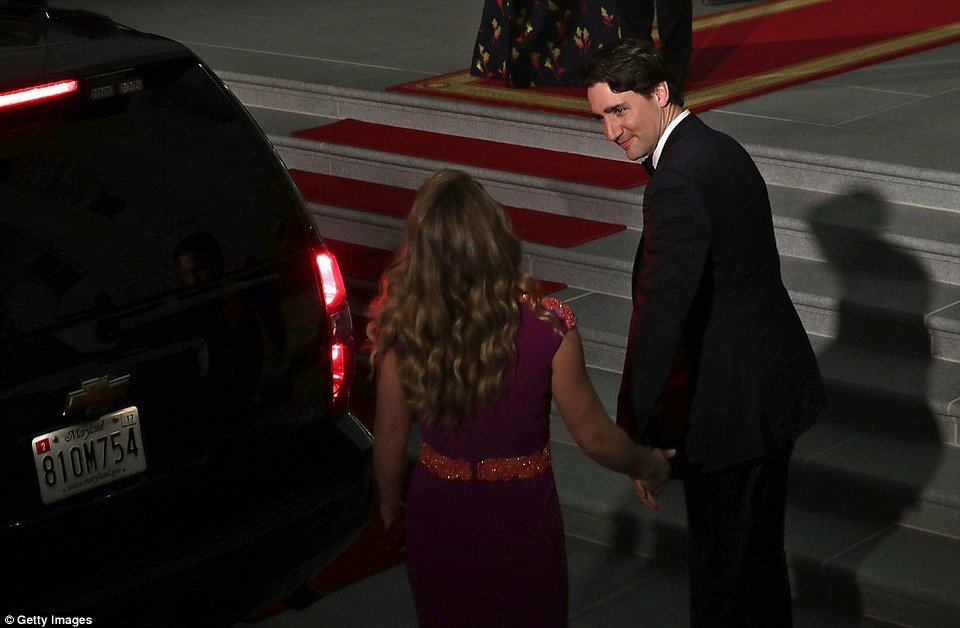 Ισως η καλύτερη εμφάνιση της Μισέλ Ομπάμα -Οσκαρική, με άλλο αέρα [εικόνες] | iefimerida.gr 6