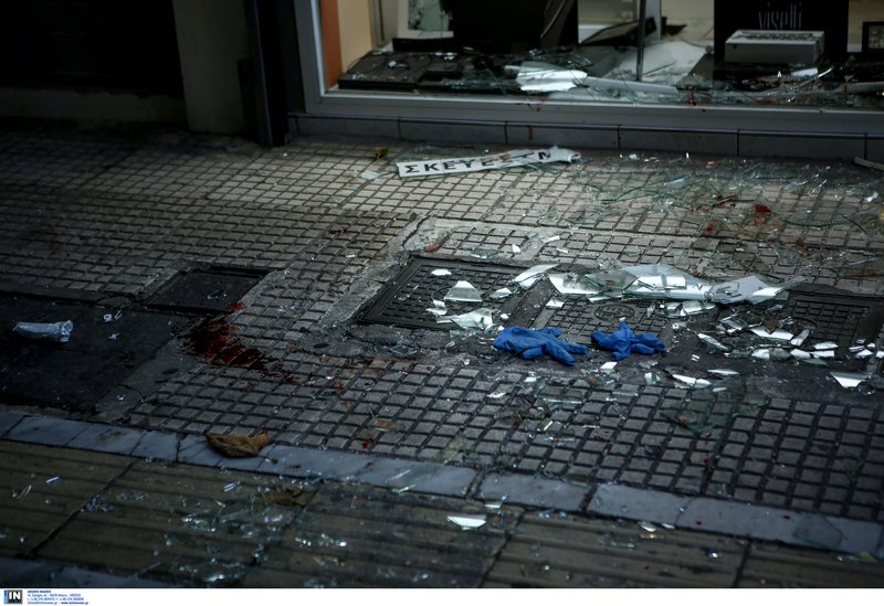 Αιματηρή απόπειρα ληστείας στο κέντρο της Αθήνας -Ενας τραυματίας [εικόνες] | iefimerida.gr 1