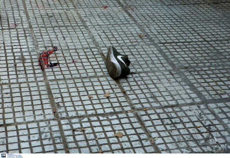 Αιματηρή απόπειρα ληστείας στο κέντρο της Αθήνας -Ενας τραυματίας [εικόνες] | iefimerida.gr 2