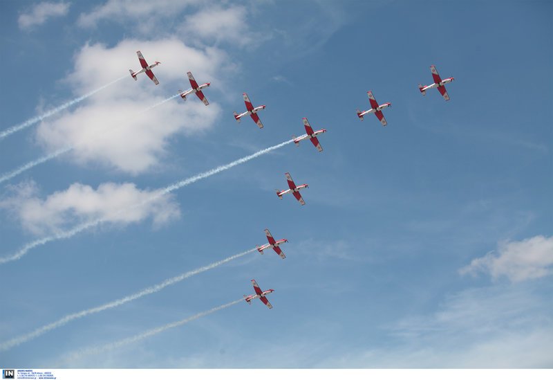 Athens Flying Week: Καθήλωσε το υπερθέαμα με τις κάθετες πτήσεις και τους σχηματισμούς στον αέρα [εικόνες] | iefimerida.gr 93