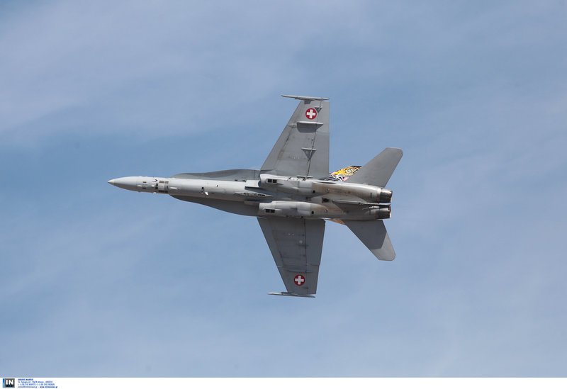 Athens Flying Week: Καθήλωσε το υπερθέαμα με τις κάθετες πτήσεις και τους σχηματισμούς στον αέρα [εικόνες] | iefimerida.gr 97