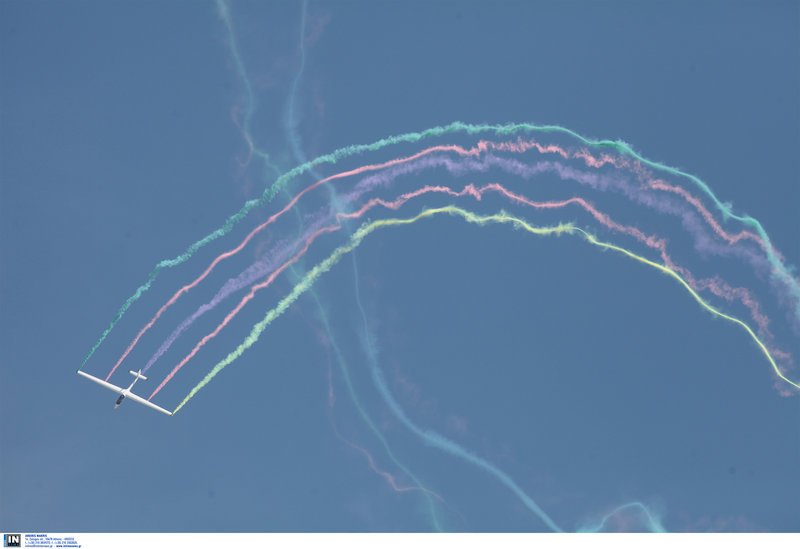 Athens Flying Week: Καθήλωσε το υπερθέαμα με τις κάθετες πτήσεις και τους σχηματισμούς στον αέρα [εικόνες] | iefimerida.gr 99