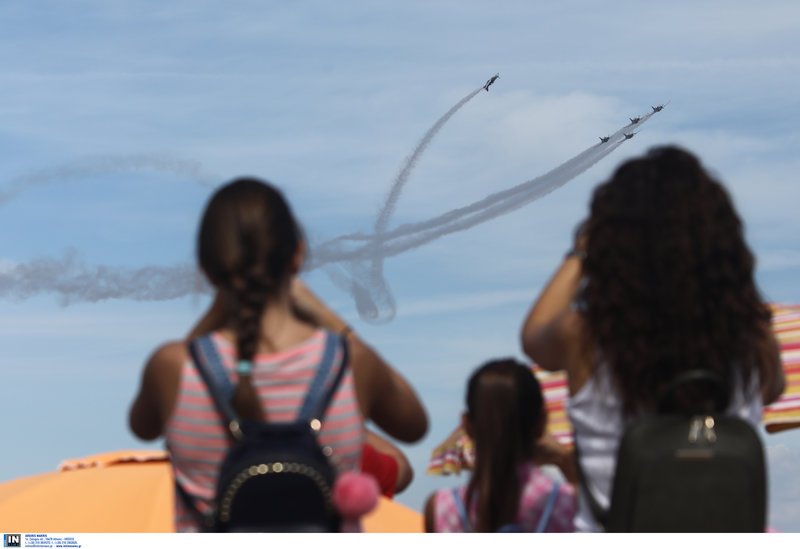 Athens Flying Week: Καθήλωσε το υπερθέαμα με τις κάθετες πτήσεις και τους σχηματισμούς στον αέρα [εικόνες] | iefimerida.gr 35