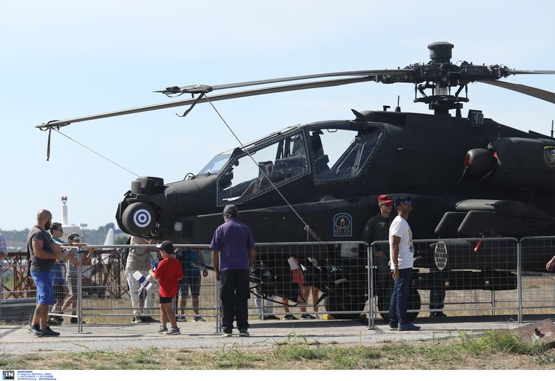 Athens Flying Week: Καθήλωσε το υπερθέαμα με τις κάθετες πτήσεις και τους σχηματισμούς στον αέρα [εικόνες] | iefimerida.gr 29