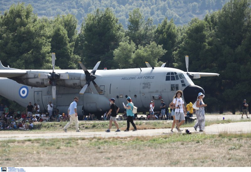 Athens Flying Week: Καθήλωσε το υπερθέαμα με τις κάθετες πτήσεις και τους σχηματισμούς στον αέρα [εικόνες] | iefimerida.gr 28