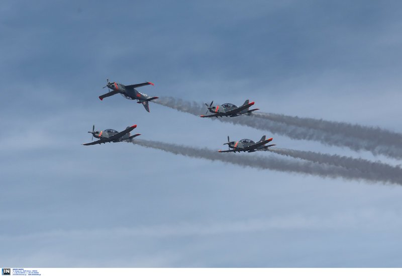 Athens Flying Week: Καθήλωσε το υπερθέαμα με τις κάθετες πτήσεις και τους σχηματισμούς στον αέρα [εικόνες] | iefimerida.gr 20