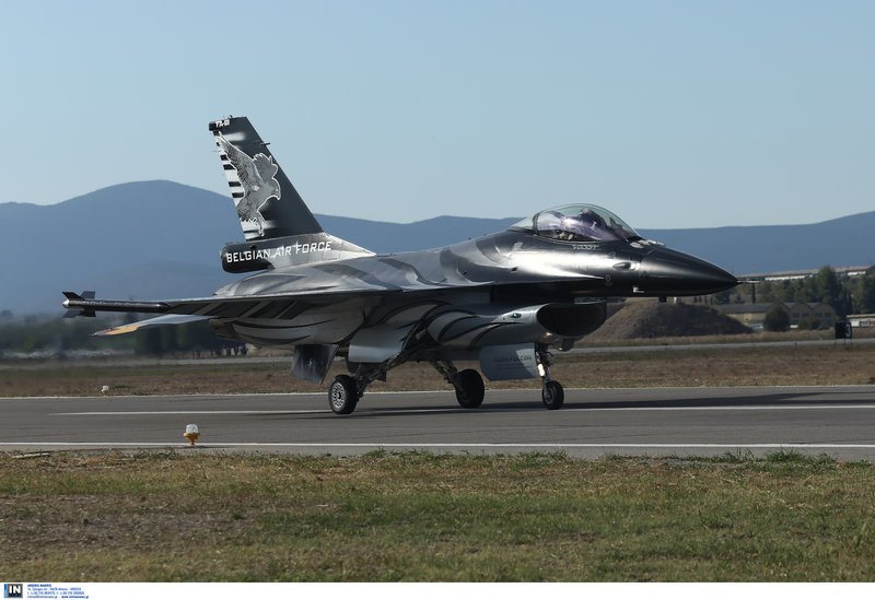 Athens Flying Week: Καθήλωσε το υπερθέαμα με τις κάθετες πτήσεις και τους σχηματισμούς στον αέρα [εικόνες] | iefimerida.gr 16