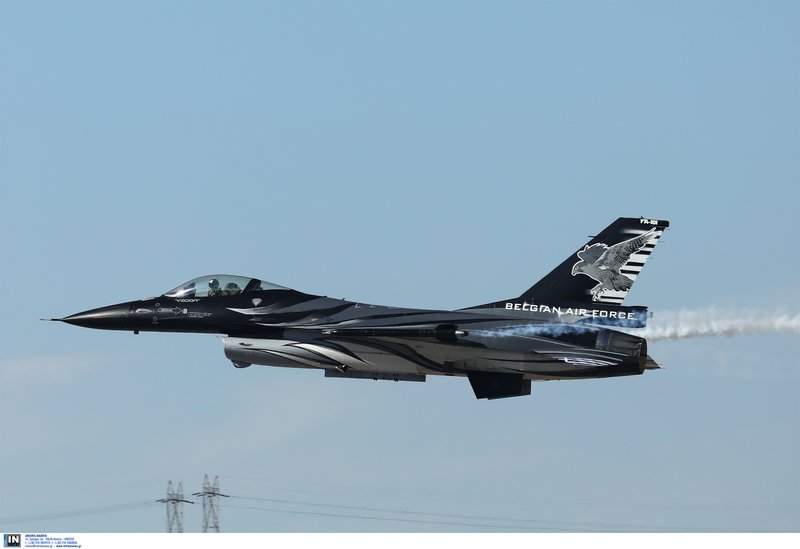 Athens Flying Week: Καθήλωσε το υπερθέαμα με τις κάθετες πτήσεις και τους σχηματισμούς στον αέρα [εικόνες] | iefimerida.gr 12