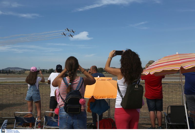 Athens Flying Week: Καθήλωσε το υπερθέαμα με τις κάθετες πτήσεις και τους σχηματισμούς στον αέρα [εικόνες] | iefimerida.gr 7