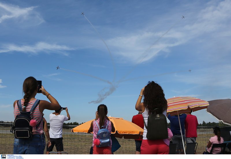 Athens Flying Week: Καθήλωσε το υπερθέαμα με τις κάθετες πτήσεις και τους σχηματισμούς στον αέρα [εικόνες] | iefimerida.gr 6