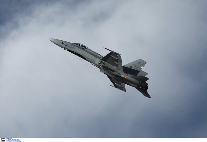 Athens Flying Week: Καθήλωσε το υπερθέαμα με τις κάθετες πτήσεις και τους σχηματισμούς στον αέρα [εικόνες] | iefimerida.gr 4