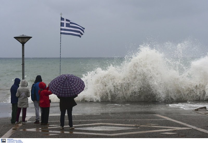 Βέβαια οι περισσότεροι δεν πτοήθηκαν από τα νερά..