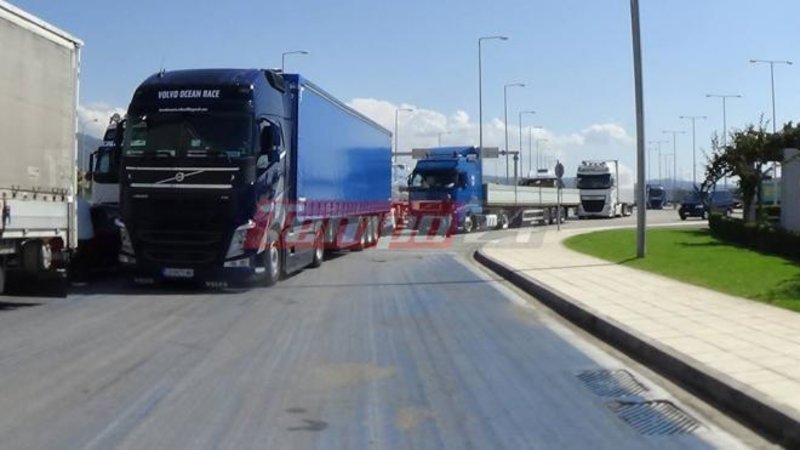 Πάτρα: 200 μετανάστες επιχείρησαν να μπουν σε πλοία για Ιταλία -Με 2 ώρες καθυστέρηση ο απόπλους | iefimerida.gr 1