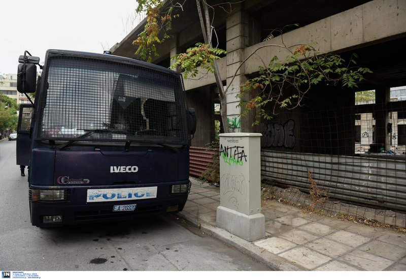 Θεσσαλονίκη: Επιχείρηση της ΕΛ.ΑΣ. σε εγκαταλελειμμένο κτίριο που διαμένουν μετανάστες [εικόνες & βίντεο] | iefimerida.gr 4