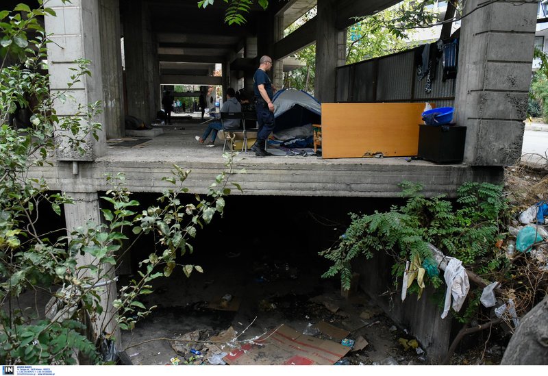 Θεσσαλονίκη: Επιχείρηση της ΕΛ.ΑΣ. σε εγκαταλελειμμένο κτίριο που διαμένουν μετανάστες [εικόνες & βίντεο] | iefimerida.gr 7