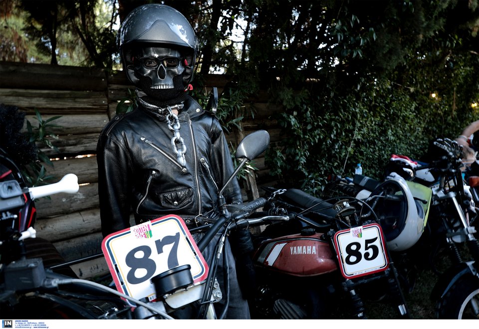 Rotten Race στη Βαρυμπόμπη: Οταν οι μοτοσικλέτες συναντούν τις αστείες αμφιέσεις [εικόνες] | iefimerida.gr 1