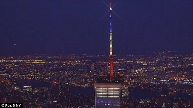 Η γκάφα της Νέας Υόρκης -Φώτισε το One World Trade με τα χρώματα της γαλλικής σημαίας [εικόνες] | iefimerida.gr 2