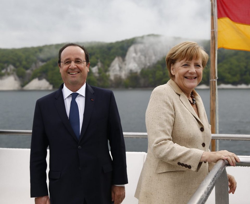 Κρουαζιέρα, δείπνο και καντάδες -Το ρομαντικό ραντεβού της Μέρκελ με τον Ολάντ [εικόνες] | iefimerida.gr 4