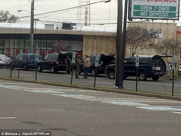 ΗΠΑ: Ελεύθερος σκοπευτής πυροβολούσε αδιακρίτως -Νεκρός ένας πολίτης και ο δράστης [εικόνες] | iefimerida.gr 2