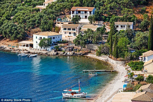 H Daily Mail εξηγεί γιατί πραγματικά αξίζει τον κόπο να πάει κανείς στην Κέρκυρα [εικόνες] | iefimerida.gr 0