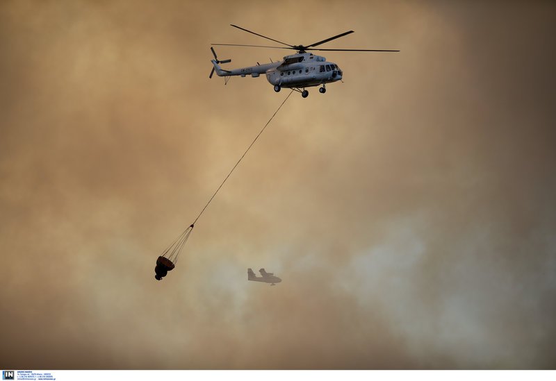 Νύχτα τρόμου στη Χαλκιδική: Φοβούνται νέο Μάτι οι κάτοικοι -Εκκενώνουν οικισμούς [εικόνες & βίντεο] | iefimerida.gr 1