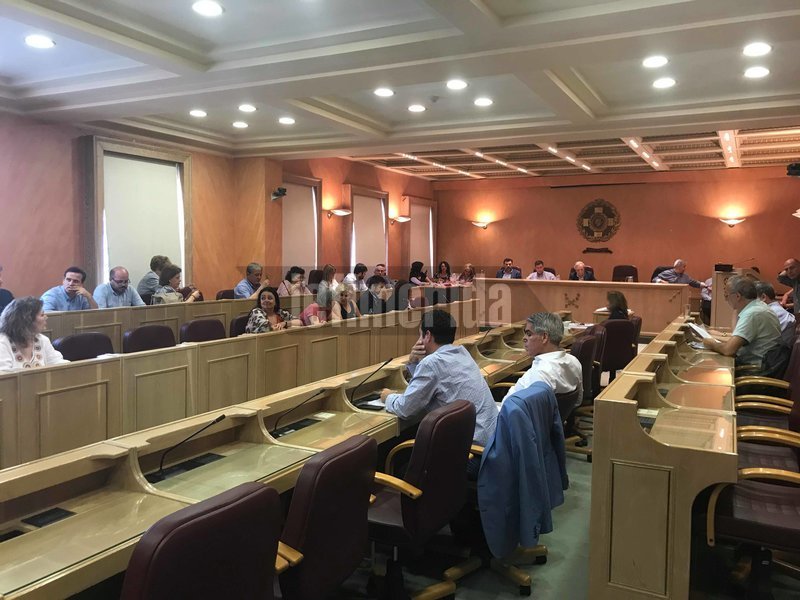 Συγκέντρωση αλληλεγγύης για τον Μπουτάρη στο Δημαρχείο Αθηνών [εικόνες & βίντεο] | iefimerida.gr 1