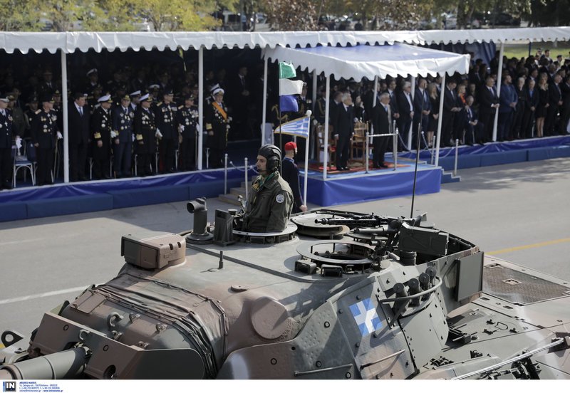 Η στρατιωτική παρέλαση στη Θεσσαλονίκη-Το μήνυμα του πιλότου του F16 [εικόνες & βίντεο] | iefimerida.gr 13