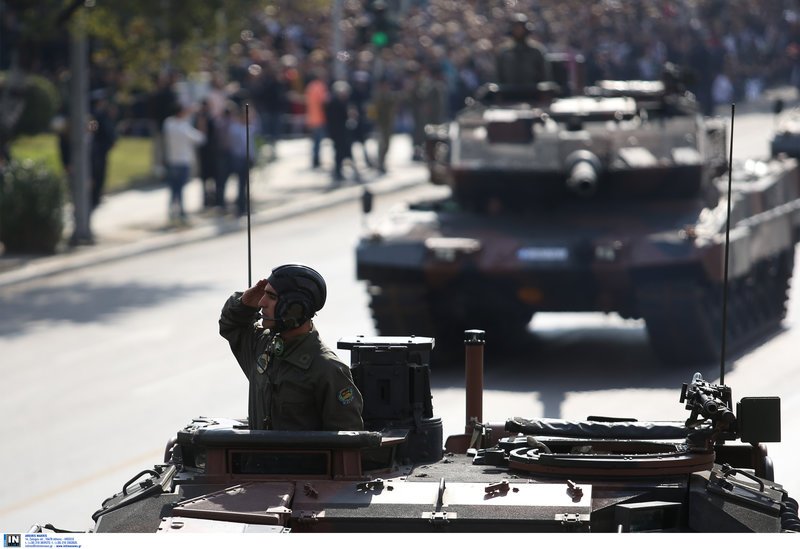 Η στρατιωτική παρέλαση στη Θεσσαλονίκη-Το μήνυμα του πιλότου του F16 [εικόνες & βίντεο] | iefimerida.gr 17