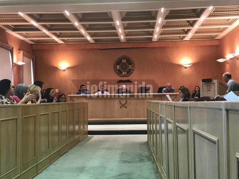 Συγκέντρωση αλληλεγγύης για τον Μπουτάρη στο Δημαρχείο Αθηνών [εικόνες & βίντεο] | iefimerida.gr 2