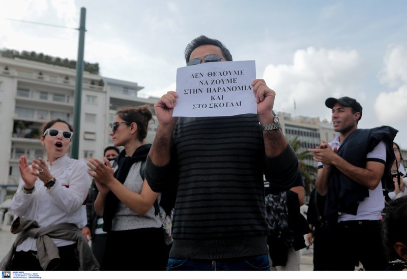 Καθιστική διαμαρτυρία Ιρανών προσφύγων στην πλατεία Συντάγματος [εικόνες] | iefimerida.gr 6