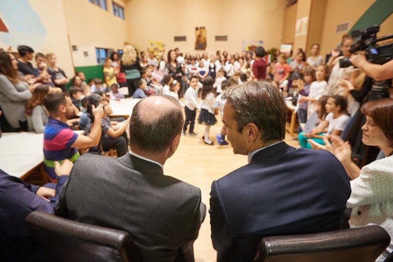 Μητσοτάκης-Βέμπερ μαζί στην Κιβωτό του Κόσμου -Τα συγκινητικά δώρα, η υποδοχή του πατέρα Αντώνιου [εικόνες] | iefimerida.gr 13