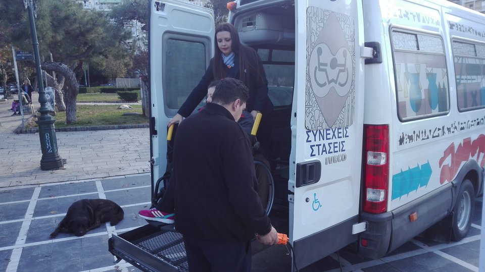 Τη βελτίωση της υπηρεσίας δωρεάν μετακίνησης ΑμεΑ προωθεί ο ΟΑΣΘ | iefimerida.gr 0